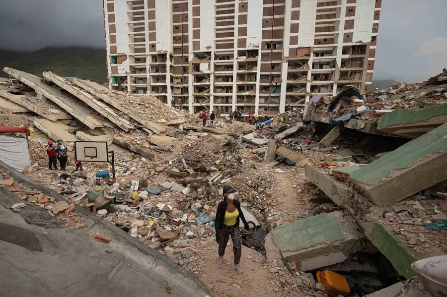 Venezuela anuncia la demolición de 39 edificios en la región más afectada por los terremotos
