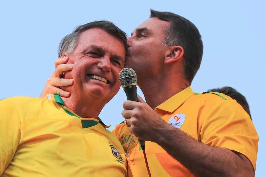 Fiscalía de Brasil avala que Flávio Bolsonaro visite a su padre en prisión domiciliaria