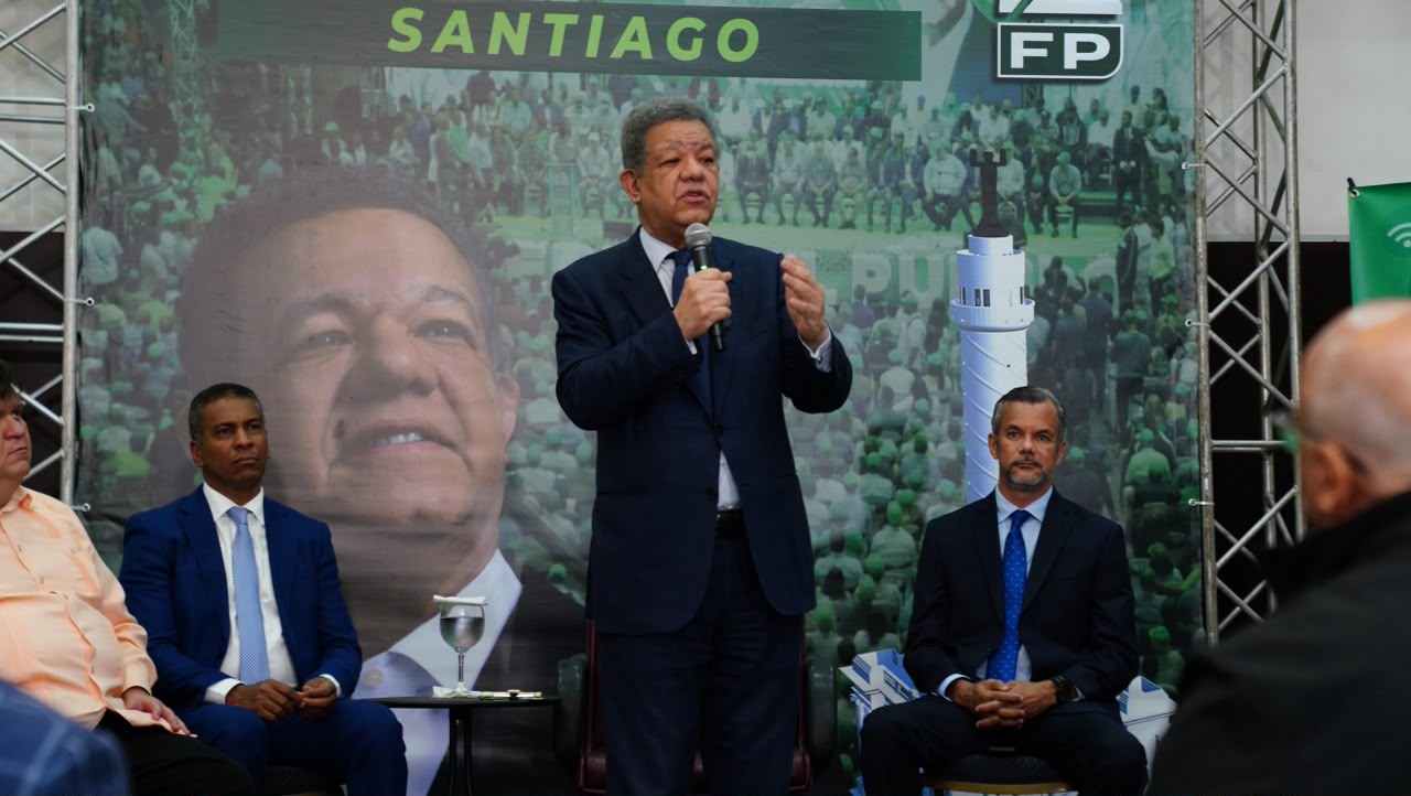 Leonel Fernández mueve sus fichas en Santiago con una intensa agenda política de tres días