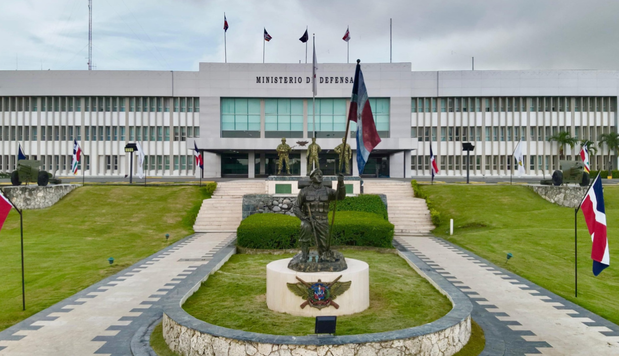 Ministerio de Defensa investiga cómo llegaron municiones dominicanas a Haití