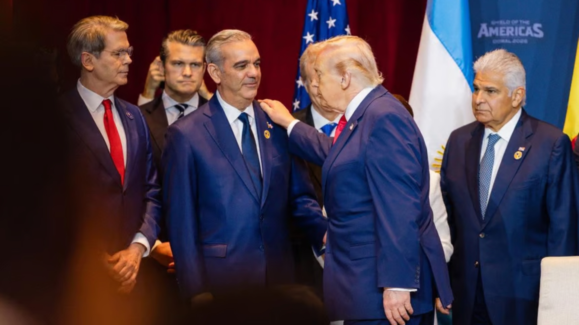 Trump llama “gran tipo” a Abinader y elogia a Leah Campos