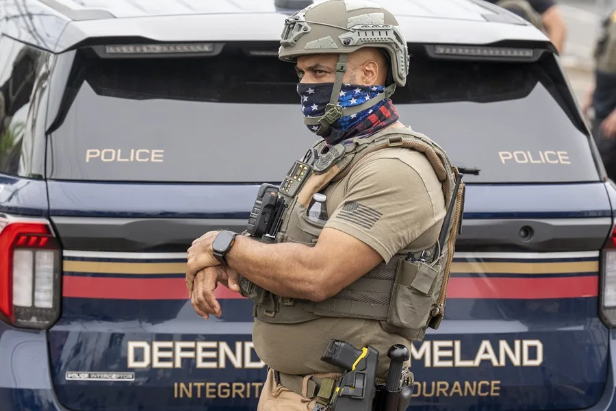 Un juez federal prohíbe a ICE deportar al dominicano herido durante detención en Nueva York