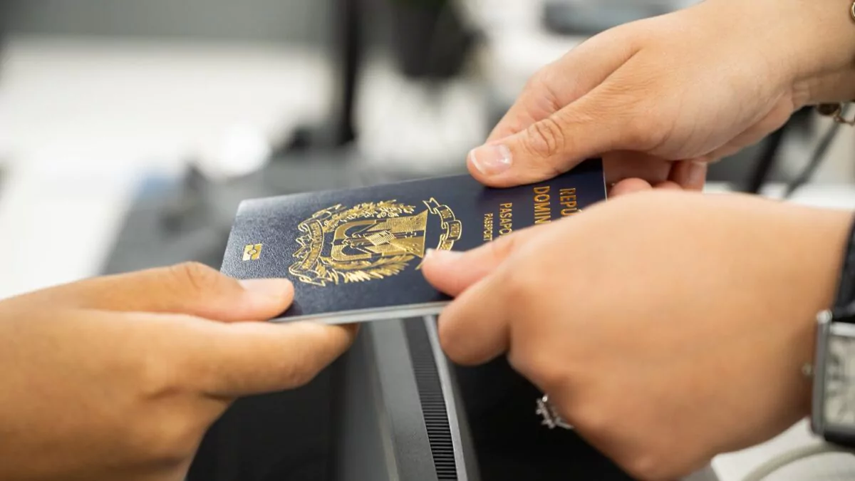 Pasaporte electrónico dominicano llega a Roma y Milán